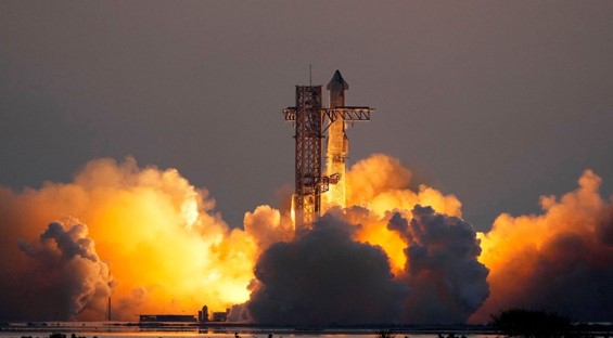 Lançamento de foguete espacial
